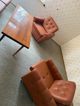 Gauč, křesla, stůl a komoda na tv - 4