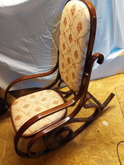 HOUPACÍ KŘESLO - 4