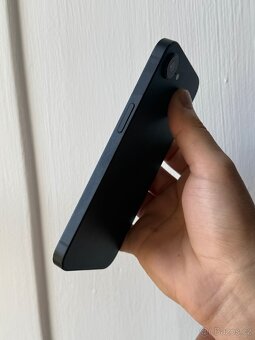 iPhone 16e 128 GB - 4
