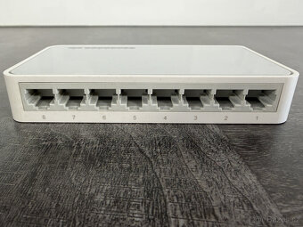 Switch TP-Link TL-SF1008D - 4