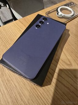 Samsung Galaxy S24 - 4