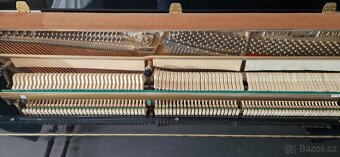 Černé piano Samick - 4