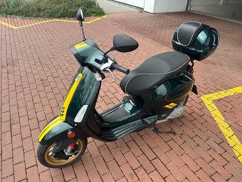 Vespa Sprint 150 Racing Sixties 2021 - 4