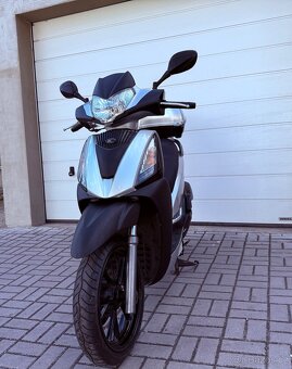 Akce čtvrtek sleva 2000,- Kymco People 125i GT - 4