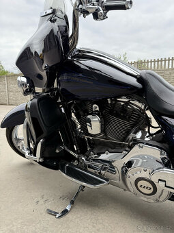 Harley-Davidson FLHXSE CVO Screamin Eagle - 4
