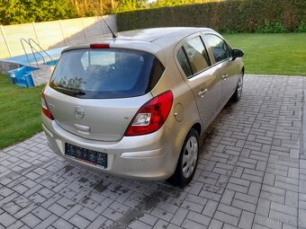 OPEL CORSA 1,2i16V,KLIMA,5xDVEŘE,MODEL 2009 - 4