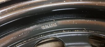 Prodám plechové disky+ čidla tlaku pneu na Toyota Auris. - 4