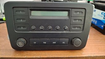 Originální autorádio VW R100 - funkční + PIN - 4