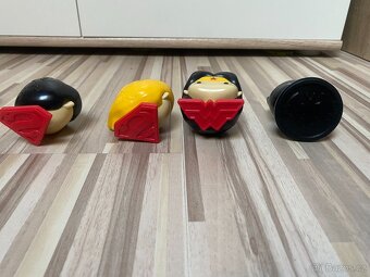 Sada Marvel figurek + přívěsek zdarma - 4