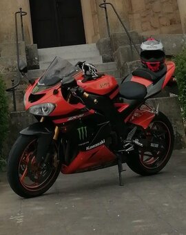 Kawasaki ninja zx-10r - 4