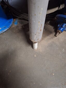 Prodám dílenský stůl s deskou 3600x1500x40mm - 4