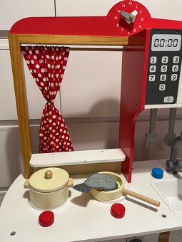 Dřevěná kuchyňka Tchibo s vybavením - 4