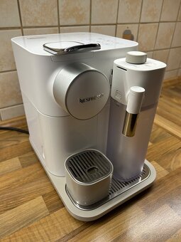 Kávovar Nespresso Lattissima - 4
