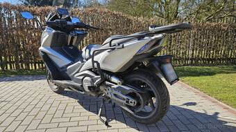 Kymco AK 550 - 4