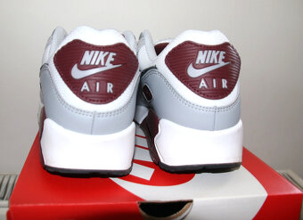 VÝPRODEJ NIKE: AIR MAX 90 VEL 45.5 - 4
