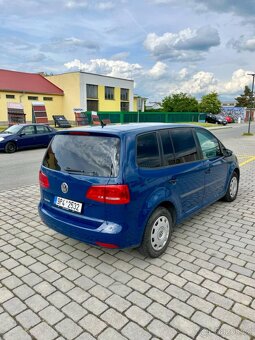 Volkswagen Touran - 4
