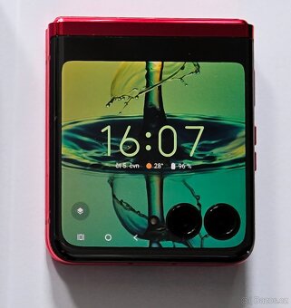 MOTOROLA RAZR 40 ULTRA 8GB/256GB, PĚKNÝ STAV - 4