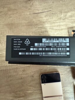Samsung galaxie zflip 4 256Gb gold - 4