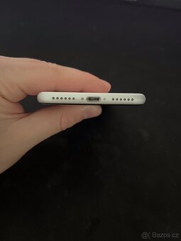 Apple iPhone SE 2022, 64 GB, Bílý – TOP STAV - 4