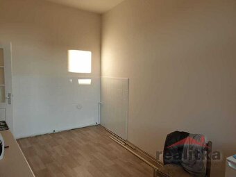 Prodej prostorného bytu 1+1, 55m2, Opava, ul. Komenského - 4
