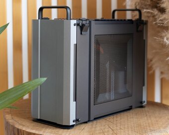 MINI HERNÍ PC - Core i7-9700K / 16GB / RTX 2080 / 1TB SSD - 4