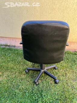 Otocna zidle kreslo cerna kozenka - 4