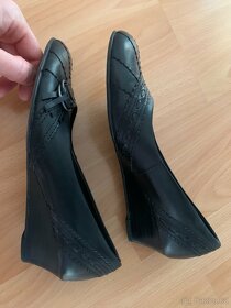 Černé lodičky na klínku Caprice vel. 36 - 4