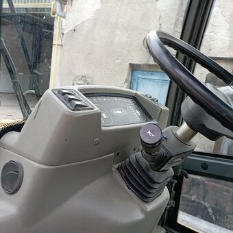 Prodám Nakladač Komatsu WA 65 rok 1999 - 4