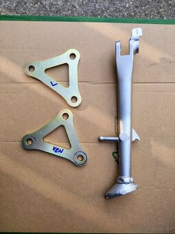 Triumph Speed Triple 1050S,1050R/RS- snižovací sada podvozku - 4