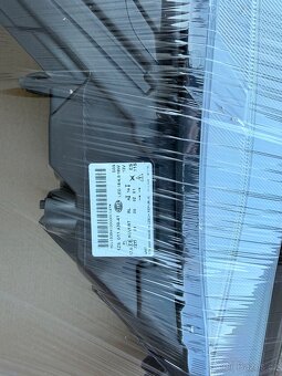 Světlomet HELLA 1ZS 011 939-411 - Škoda Superb 3 - 4