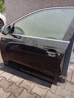 Prodám 4x ustrojené dveře na Volkswagen golf 5 , variant - 4