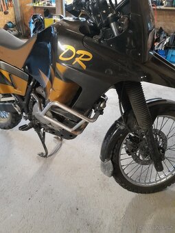 Suzuki DR 800 Big - 4