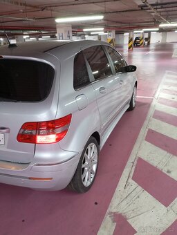 Mercedes Benz B200 - 4
