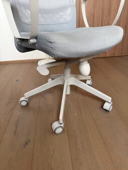 Kancelářská židle IKEA MARKUS - 4
