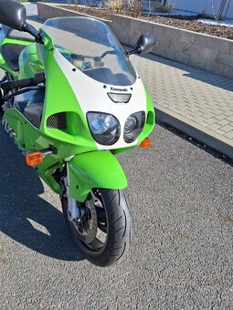 Kawasaki zx7r - 4