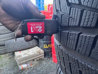 Zimni pneu Hankook 285/30 r22 - 4