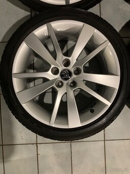 Alu kola Škoda R17 5X100 LETNÍ PNEU 215/40 R17 TOP STAV - 4