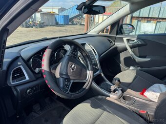 OPEL ASTRA J 2011 na náhradní díly ND - 4