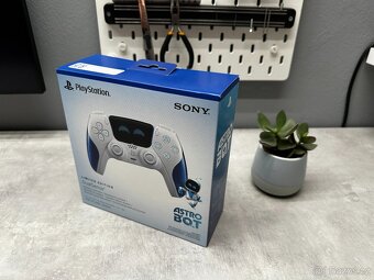 PS5 DualSense Astro Bot V2 - 4
