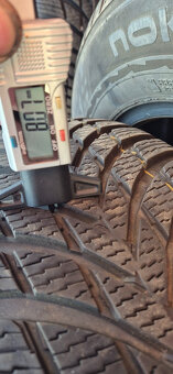 Zánovní zimní pneu 225/60 R18 104H - 4