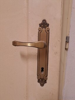 Masivní dveře - mosazné kování - 4