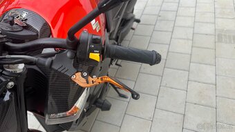 Suzuki GSR 600 - 4