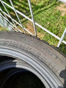 Zimní pneu Nokian 215/45 r16 - 4