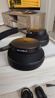 Bezdrátová ANC sluchátka Noble Audio FoKus Apollo faktura. - 4