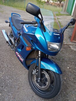 Kawasaki GPZ 1100 - 4