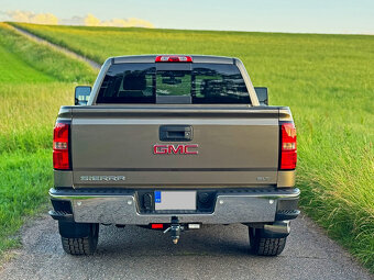 GMC SIERRA K1500 SLT CREWCAB - 5.3 V8 4x4 360HP - KŮŽE - 4