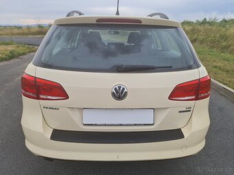 VW Passat 1.6TDI kombi, 77kW, 4/2013, servisní knížka - 4