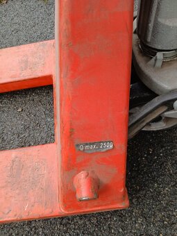 Paletový vozík paleťák 2500kg - 4