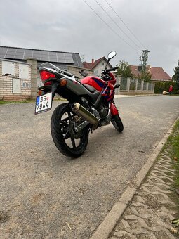 Honda CBR 125r - 4