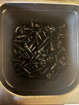 Šroubky M7x32 pro dvoudílná / třídílná kola - 4